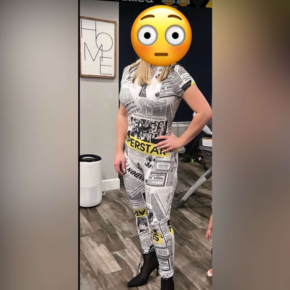 Graphic Print Jumpsuit - Picture 7 of 7